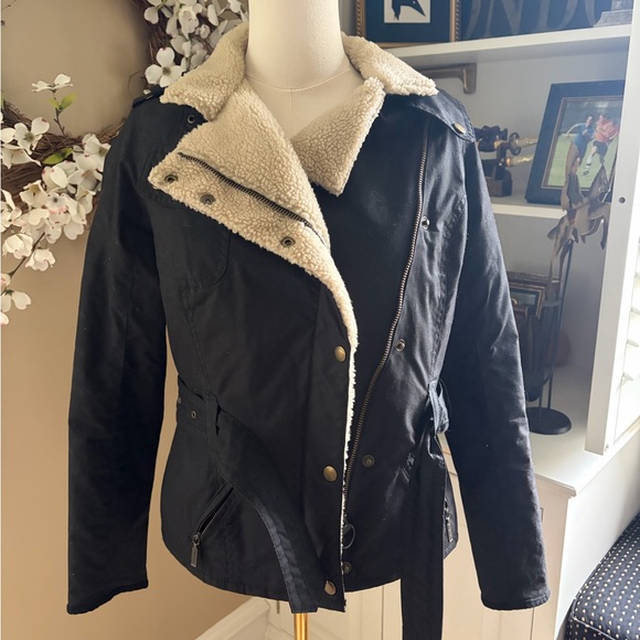 Barbour Belted Waxed Cotton Matlock Jacket with Faux Shearling Sherpa - Picture 2 of 12